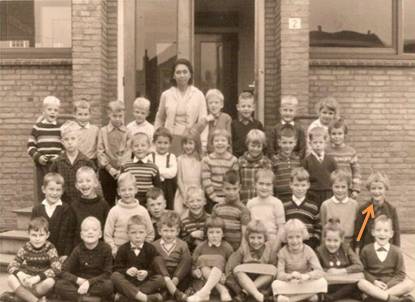 Klassefoto 1963-1964 van de Jan ligthartschool Gouda