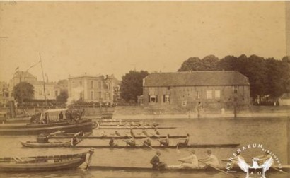 Roeiwedstrijd op de IJssel Deventer juni 1888